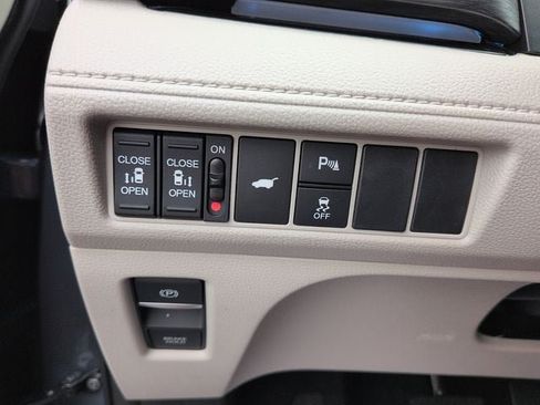 Used 2026 Honda Odyssey Elite image 19