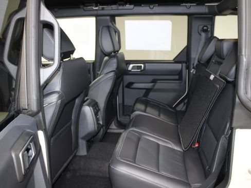 New 2025 Ford Bronco Outer Banks image 25