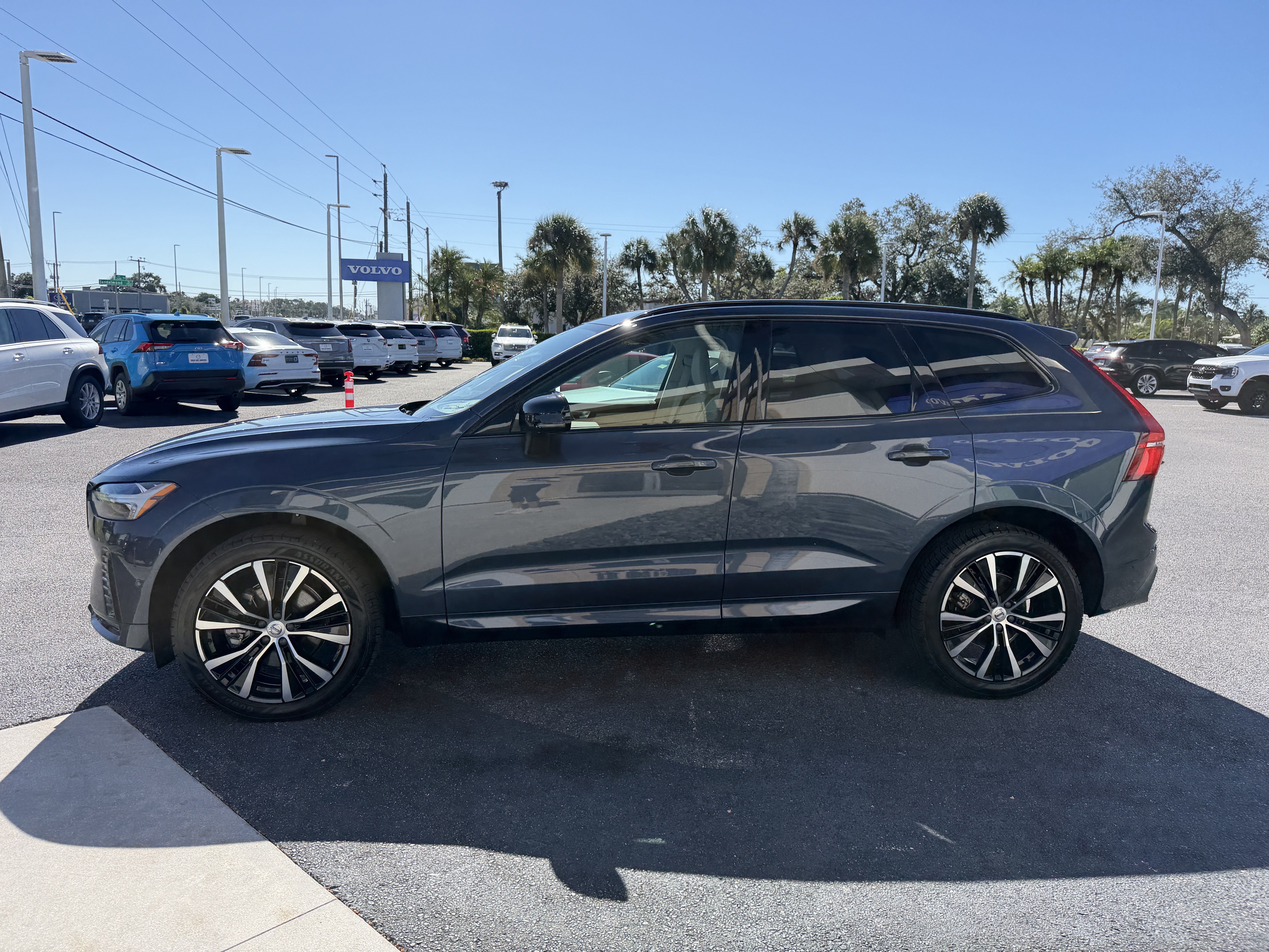 Certified 2024 Volvo XC60 B5 Plus w/ Protection Package Premier AWD/4WD image 6