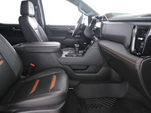 Used 2023 GMC Sierra 1500 AT4 w/ AT4 Premium Package AWD/4WD image 32