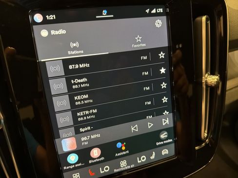 Used 2023 Volvo XC40 Recharge Core AWD/4WD image 21