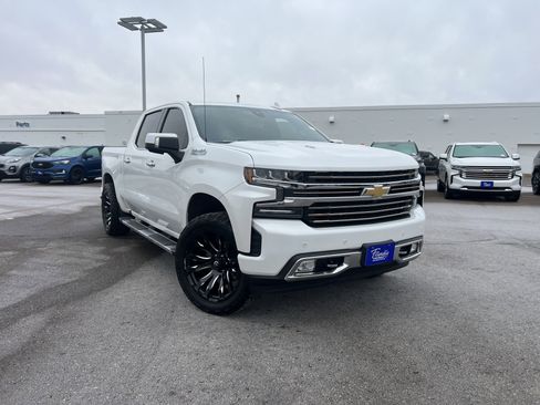 Used 2019 Chevrolet Silverado 1500 High Country w/ Technology Package image 2