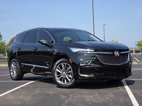 Used 2024 Buick Enclave Avenir w/ Avenir Technology Package FWD image 2