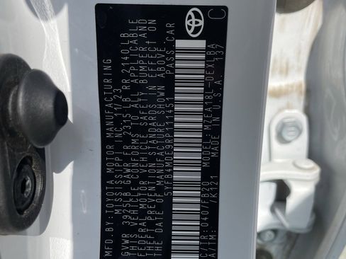 Used 2024 Toyota Corolla LE image 28