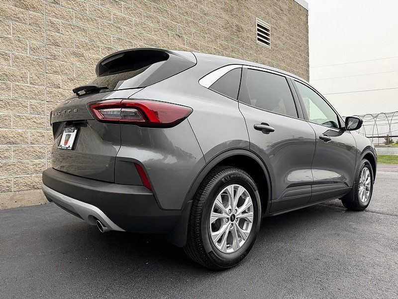 Used 2024 Ford Escape Active FWD image 3