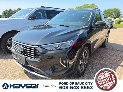 Used 2023 Ford Escape Platinum AWD/4WD image 1