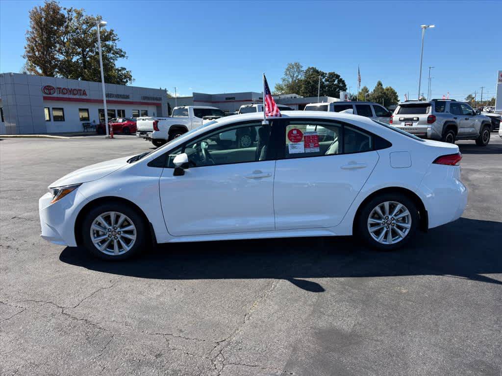 Used 2027 Toyota Corolla LE FWD image 27