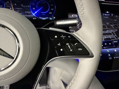 Certified 2023 Mercedes-Benz EQS 580 4MATIC SUV image 31