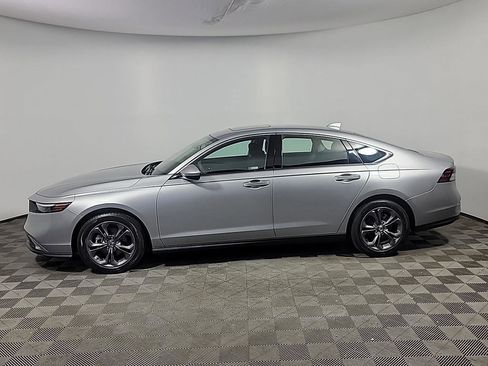 Certified 2023 Honda Accord EX image 11