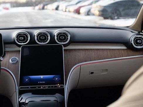 Used 2023 Mercedes-Benz C 300 4MATIC Sedan image 18