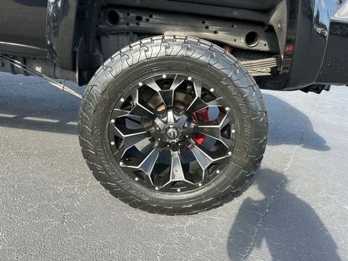 Used 2018 GMC Sierra 2500 Denali w/ Duramax Plus Package AWD/4WD image 10