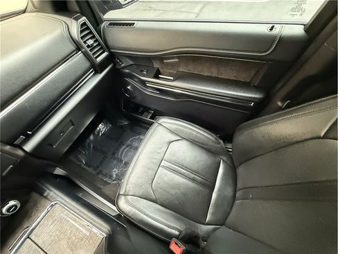 Used 2019 Ford Expedition Max Limited image 11