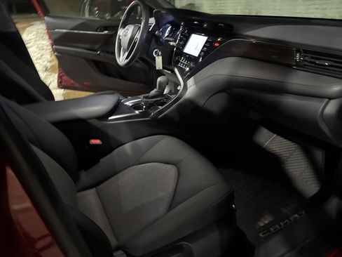 Used 2020 Toyota Camry LE image 16