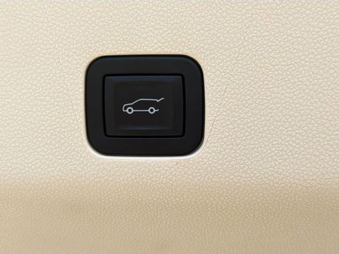 Certified 2025 Cadillac Escalade ESV Sport Platinum AWD/4WD image 24