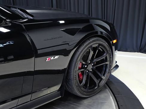 Used 2015 Chevrolet Camaro SS w/ SS Performance Package RWD image 5