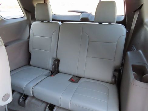 Used 2018 Chevrolet Traverse LT image 28