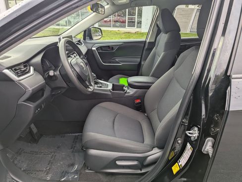 Used 2023 Toyota RAV4 LE AWD/4WD image 16