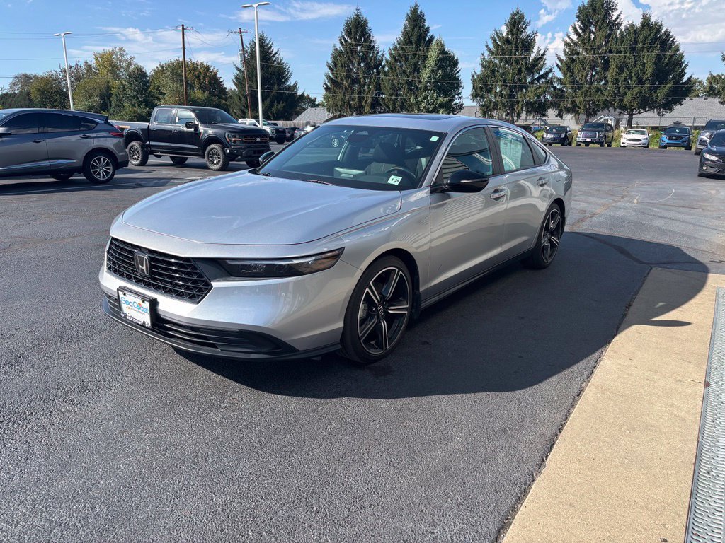 Used 2024 Honda Accord Sport image 2