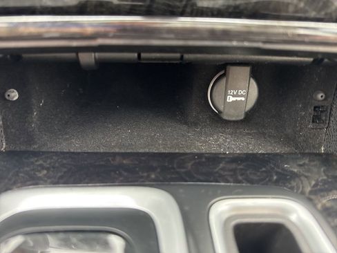 Used 2018 Chrysler 300 Limited w/ Light Group image 17