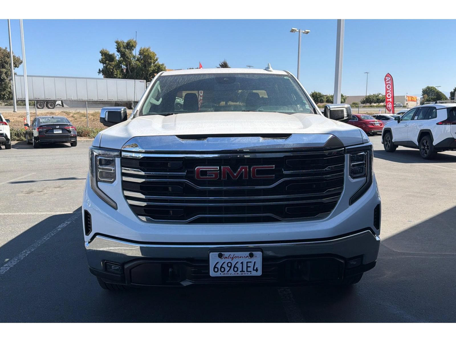 Used 2025 GMC Sierra 1500 SLT AWD/4WD image 3