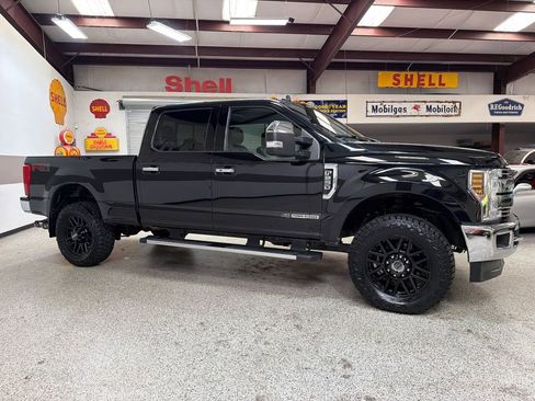 Used 2019 Ford F250 Lariat w/ Lariat Ultimate Package AWD/4WD image 11