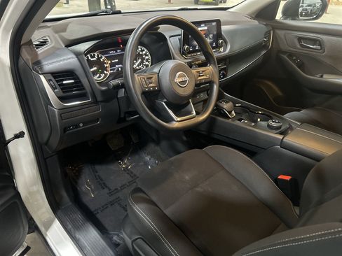 Used 2023 Nissan Rogue S AWD/4WD image 11