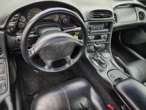 Used 1999 Chevrolet Corvette Coupe w/ Memory Pkg RWD image 26