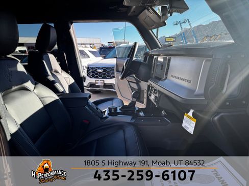 New 2025 Ford Bronco Outer Banks w/ Black Appearance Package image 30