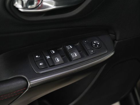 Used 2020 Jeep Cherokee Trailhawk w/ Comfort/Convenience Group image 19