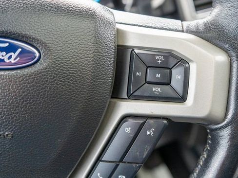 Used 2022 Ford F250 Lariat w/ Black Appearance Package image 26