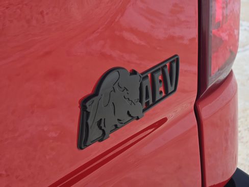 Used 2023 Chevrolet Silverado 1500 ZR2 w/ ZR2 Bison Edition AWD/4WD image 14