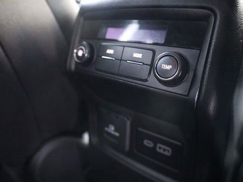 Certified 2023 GMC Acadia SLE w/ Driver Convenience Package image 38