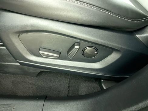 Used 2022 Ford Explorer XLT w/ Equipment Group 202A image 21