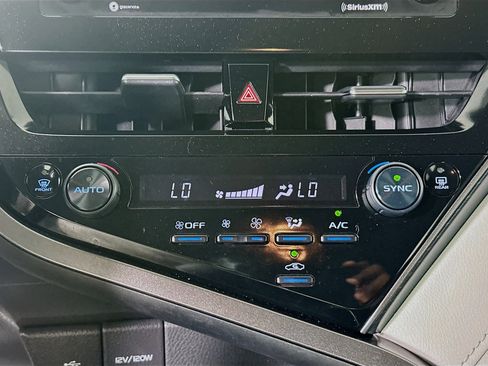 Used 2022 Toyota Camry LE image 22