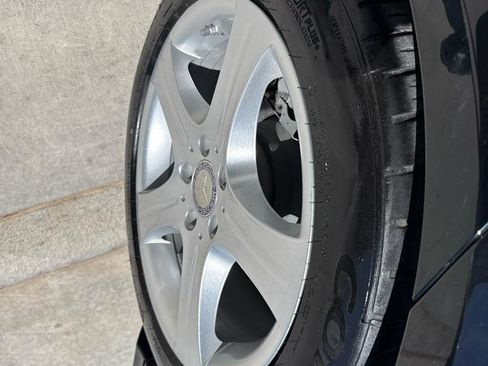 Used 2014 Mercedes-Benz E 250 BlueTEC 4MATIC Sedan image 18