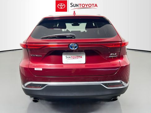 Used 2021 Toyota Venza XLE w/ Softex Package image 5