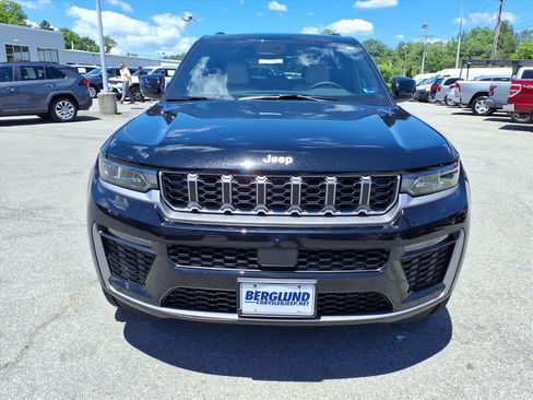 New 2026 Jeep Grand Cherokee Limited AWD/4WD image 9