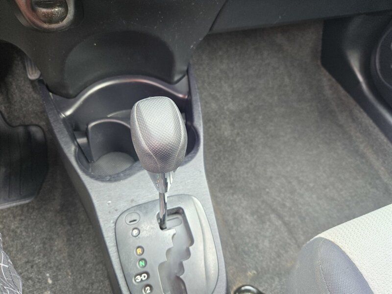 Used 2013 Toyota Yaris L FWD image 18