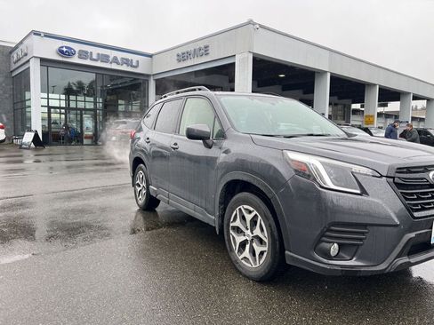 Used 2023 Subaru Forester Premium image 4