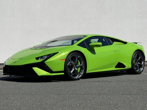 Used 2024 Lamborghini Huracan Tecnica RWD image 3