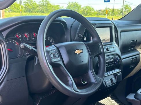 Certified 2025 Chevrolet Silverado 1500 Custom RWD image 9
