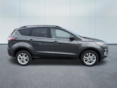 Used 2017 Ford Escape SE w/ SE Leather Comfort Package AWD/4WD image 2