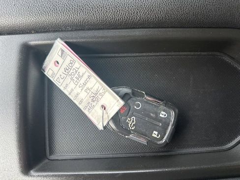 Used 2021 GMC Sierra 1500 Elevation image 32