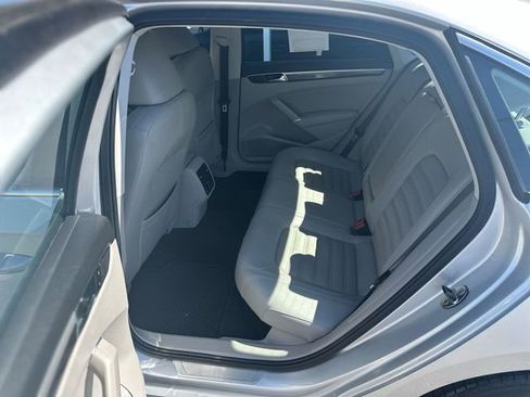 Used 2017 Volkswagen Passat 1.8T SEL Premium FWD image 24