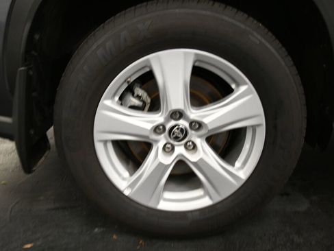 Certified 2024 Toyota Highlander LE image 32