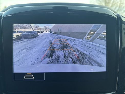 Used 2020 Chevrolet Traverse LT image 29