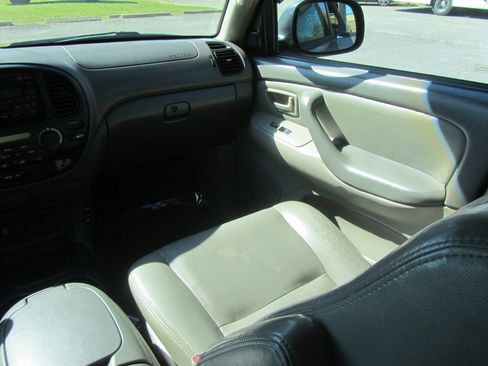 Used 2006 Toyota Sequoia SR5 image 15