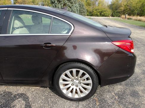 Used 2011 Buick Regal CXL image 29