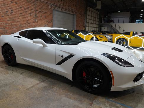 Used 2017 Chevrolet Corvette Stingray Coupe w/ Carbon Flash Badge Package RWD image 2