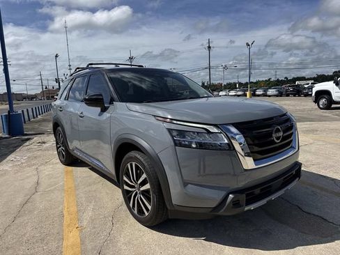 Used 2023 Nissan Pathfinder Platinum w/ Cargo Package AWD/4WD image 5